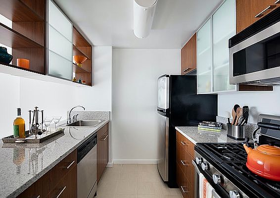 3rd image of 535 W 23rd St APT S5m
