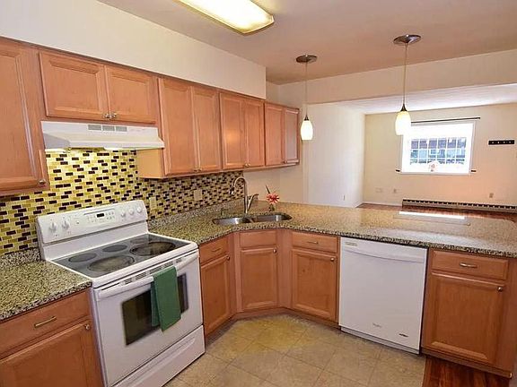 4th image of 2095 Mary Ellen Ln #2095