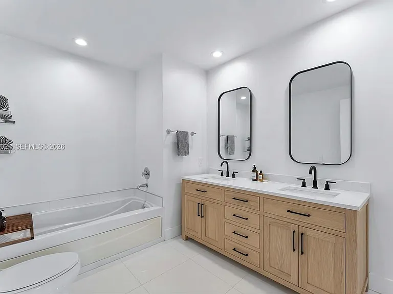 950 Brickell Bay Dr #5506 — Photo 18