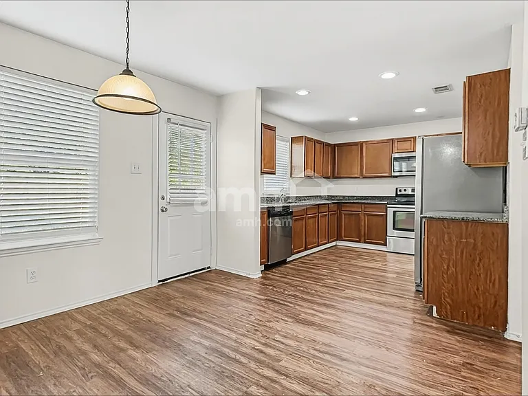 48 Daisy Dr — Photo 5