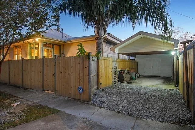 2738 Calhoun St — Photo 23