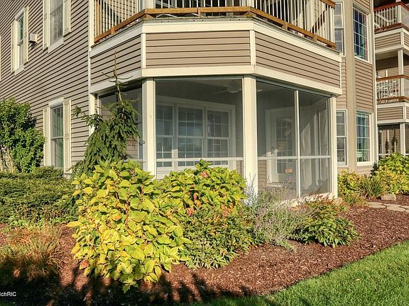 2nd image of 303 Singapore Ct