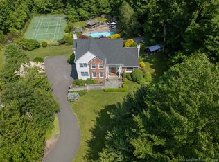 45 Barnview Ter, Brookfield, CT 06804