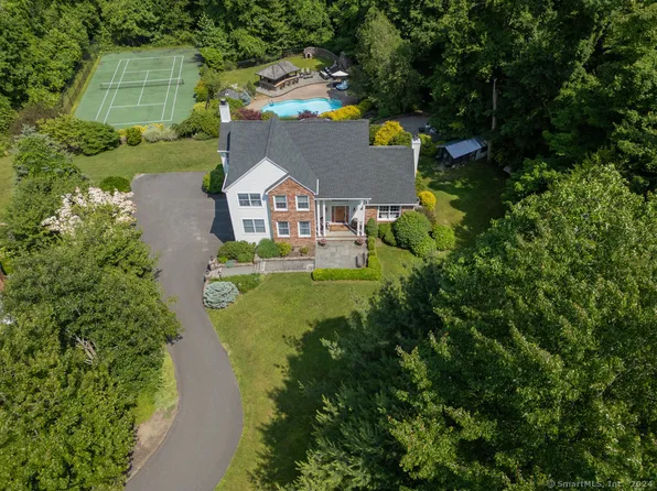 45 Barnview Terrace, Brookfield, CT 06804