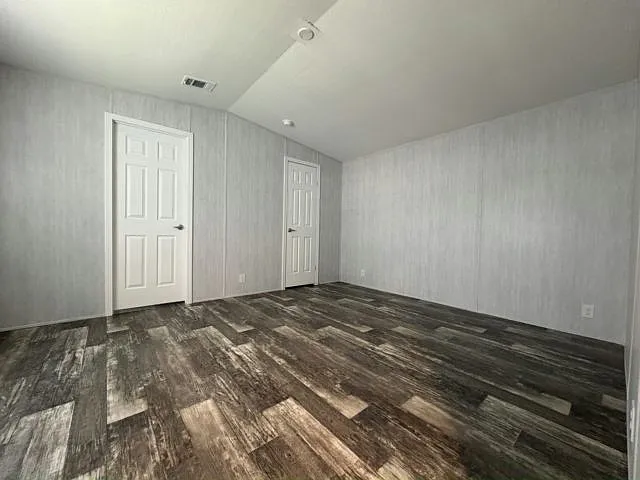 12840 Seminole Blvd #5 — Photo 3
