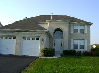 24208 Whispering Trails Dr, Plainfield, IL 60585