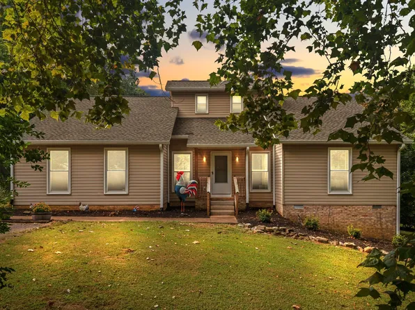 629 Blue Ridge Dr, Columbia, TN 38401