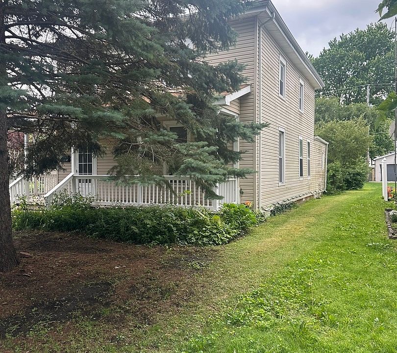 2nd image of 254 S Locust St