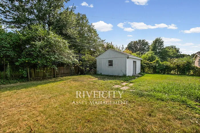 3 bed, 2.0 bath, 1438 sqft, $1,795 — Photo 4