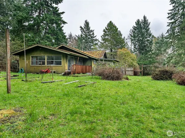 402 E Madrona Boulevard NW, Lakebay, WA 98349