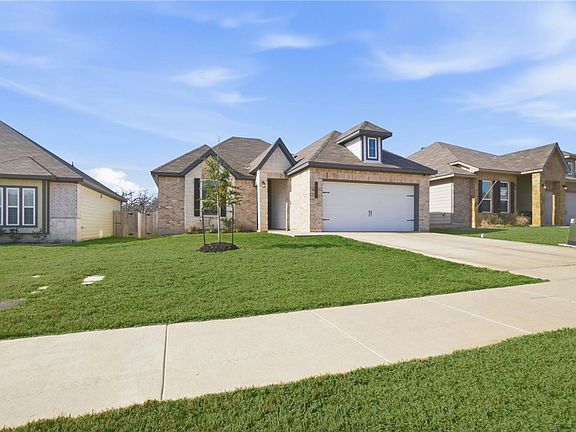 3rd image of 1318 Kingsgate Dr