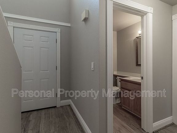 2nd image of 9516 NE 136th Ave