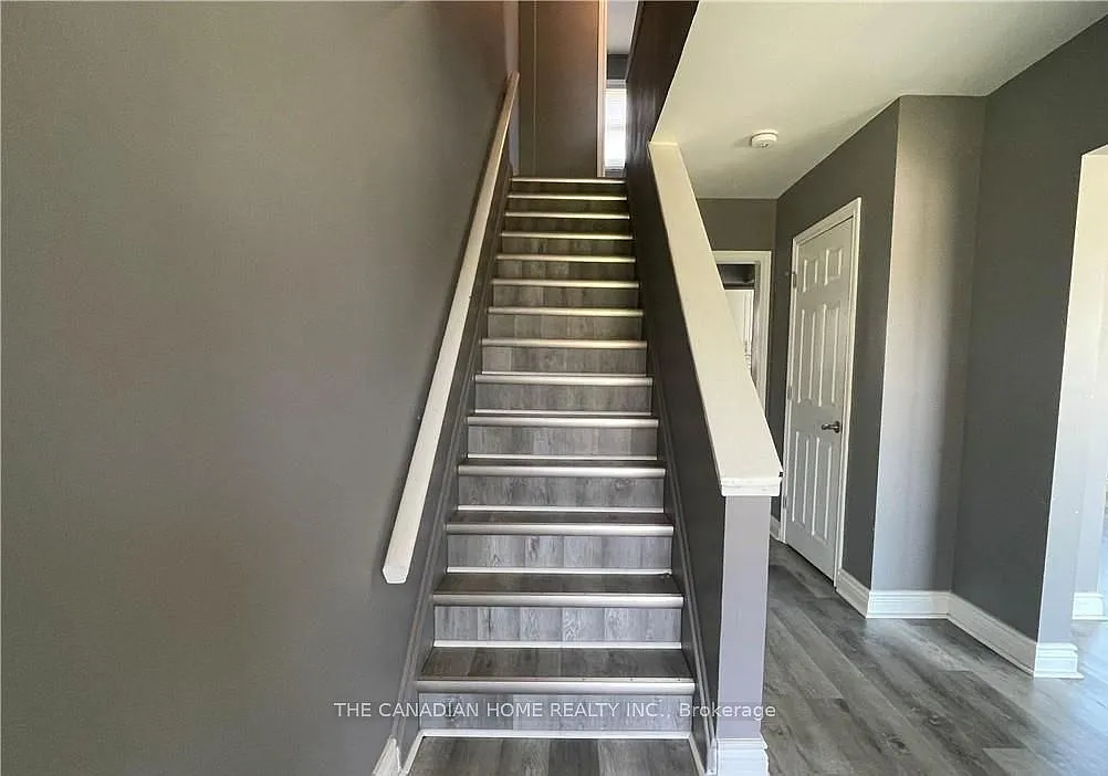 4 bed, $2,450 — Photo 4