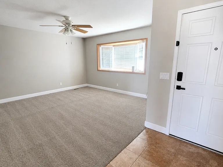 1509 Debbra Way — Photo 3