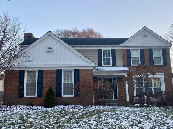 45035 Roundview Dr, Novi, MI 48375