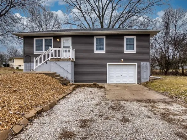 1602 S Water St, Clinton, MO 64735