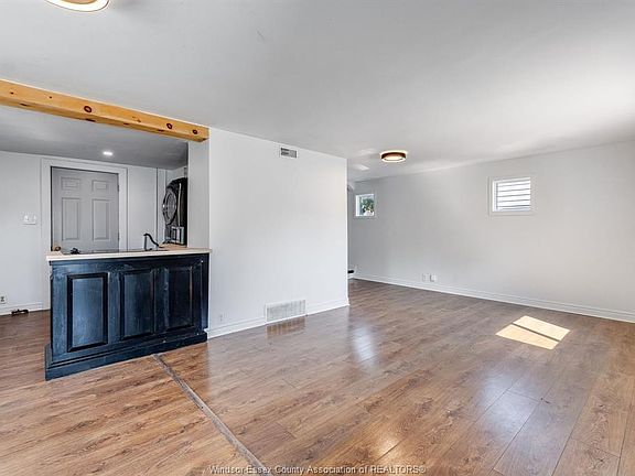 4th image of 8 Payne St