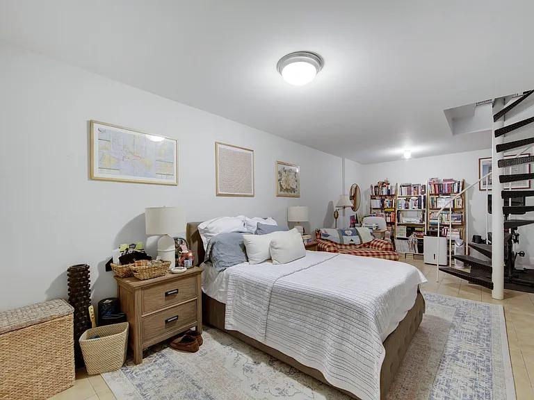 417 E 90th St #1D — Photo 8