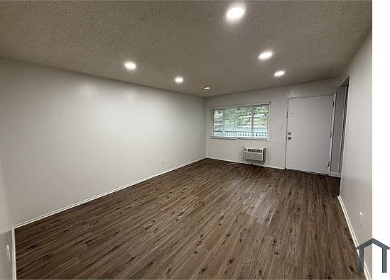 3rd image of 1018 S Philadelphia St APT 8