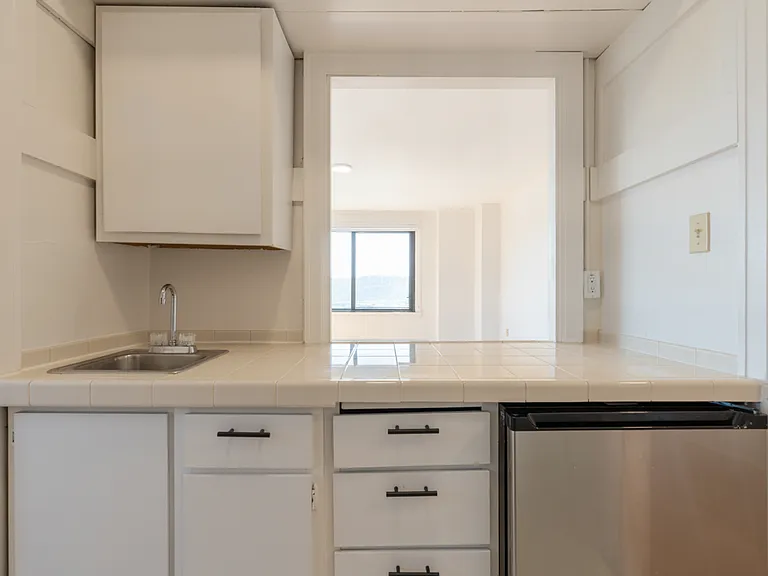 Comfortable Urban Living in a Classic Brick Building Near UW & Light Rail — Photo 13