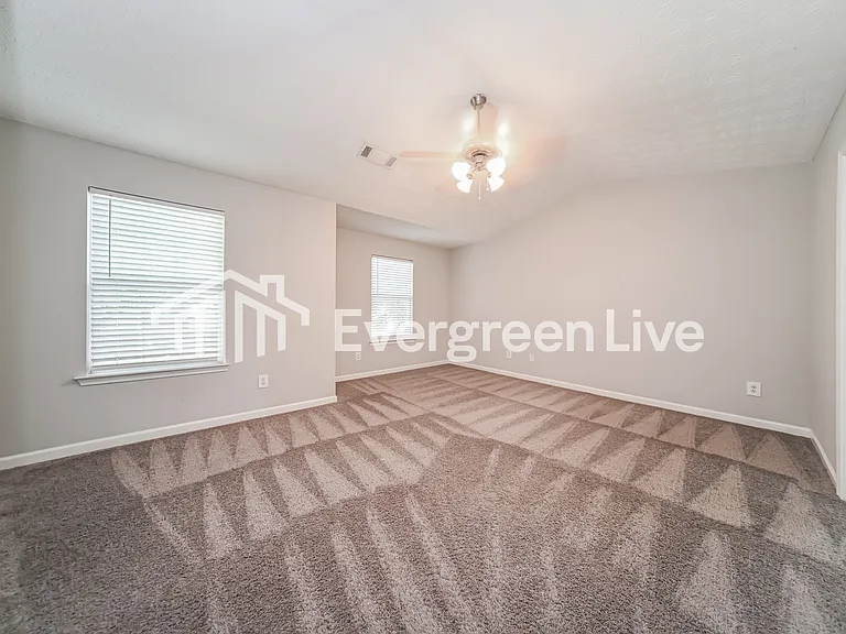 1705 Formosa Ln — Photo 6
