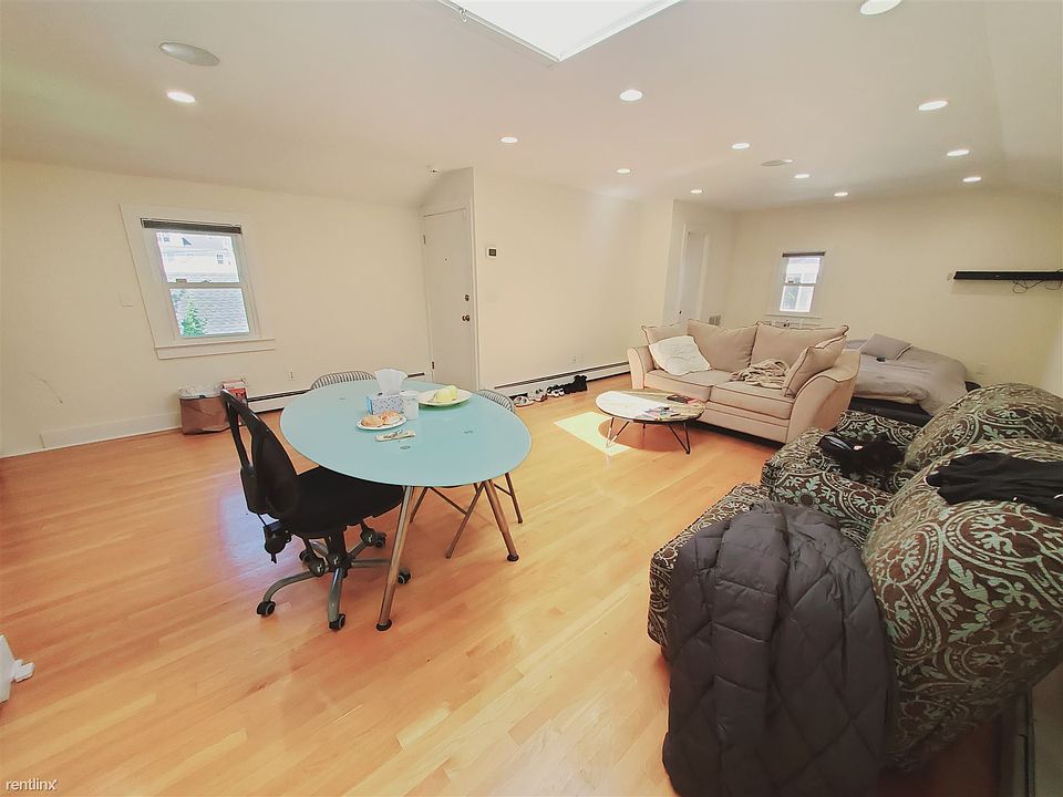 2nd image of 1015 Shippan Ave Unit 2