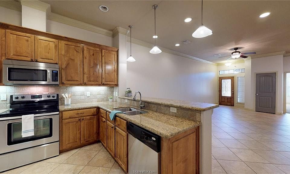1st image of 3805 Blackhawk Ln