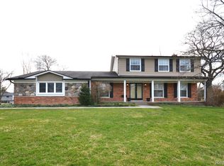 4253 Iverness Ln, West Bloomfield, MI 48323