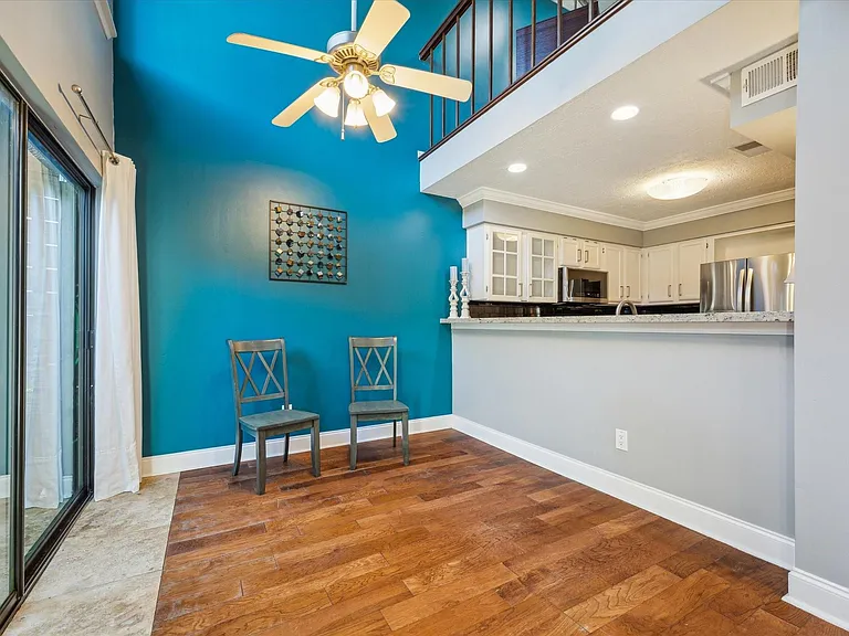 2107 Morgan St — Photo 6