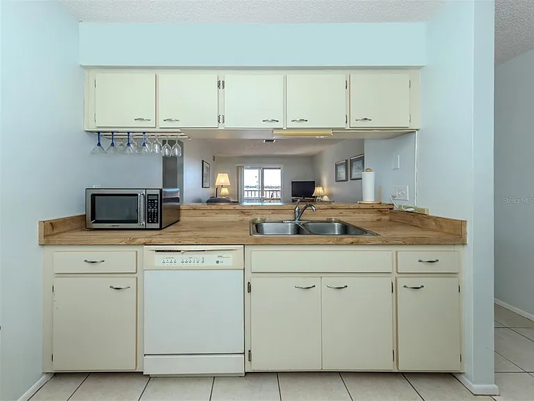 217 Airport Ave W #216 — Photo 21