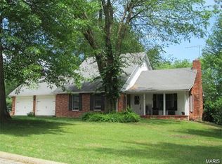 99 Benage Dr, Lebanon, MO 65536