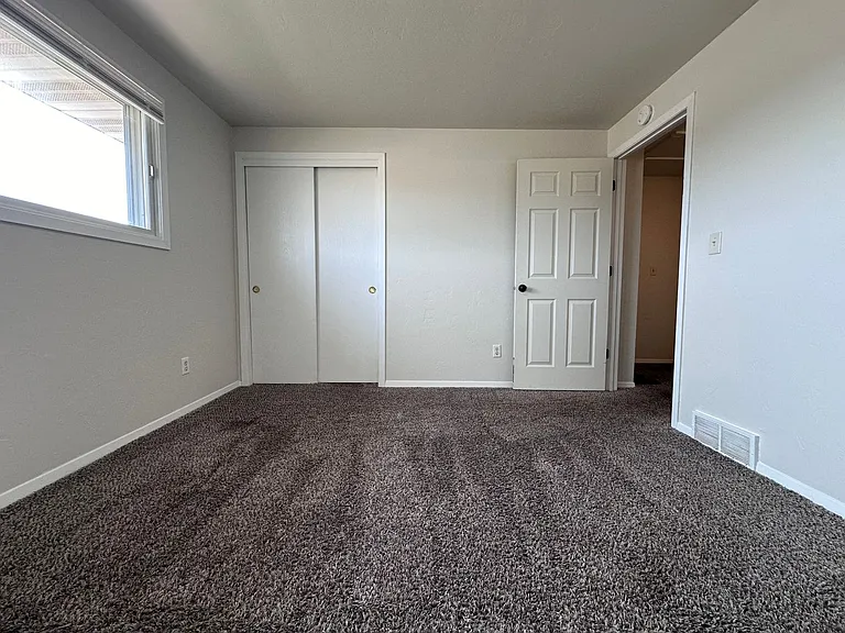 1186 Scheuring Rd — Photo 15