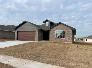 912 Shady Meadow Way, Chickasha, OK 73018