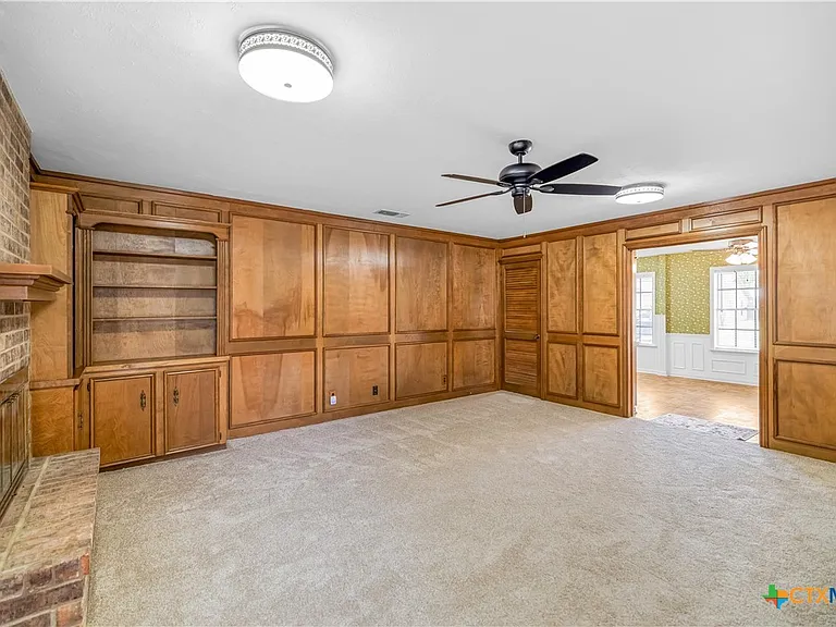 608 Rosewood Dr — Photo 9