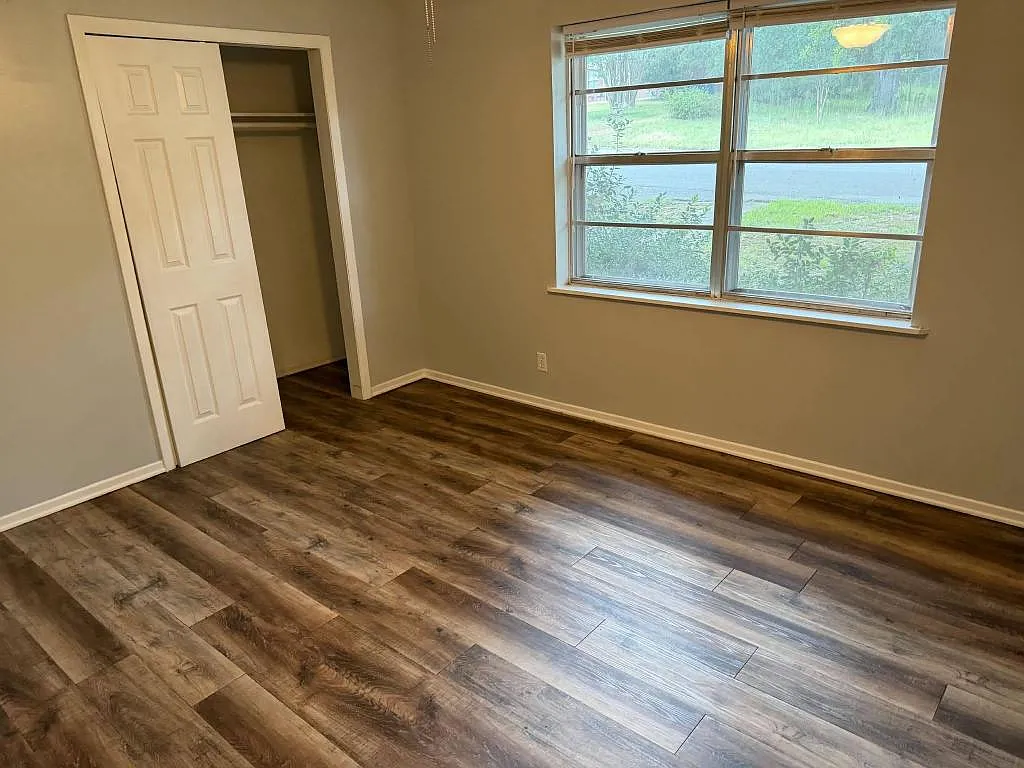201 Johnson Dr — Photo 4
