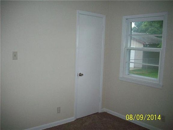 3rd image of 2318 H Ave