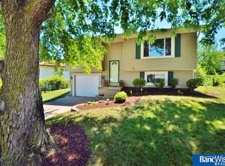 511 Oregon Trl, Lincoln, NE 68521