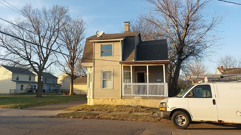 1st image of 2315 E 4th St
