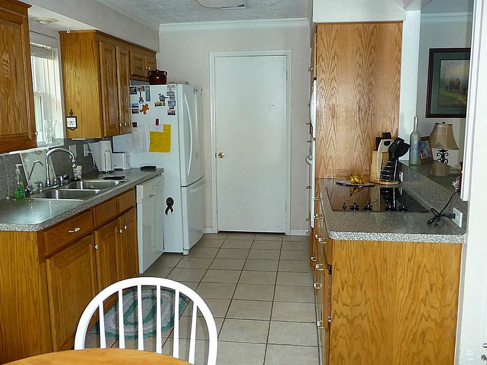 Kitchen updated in 2004