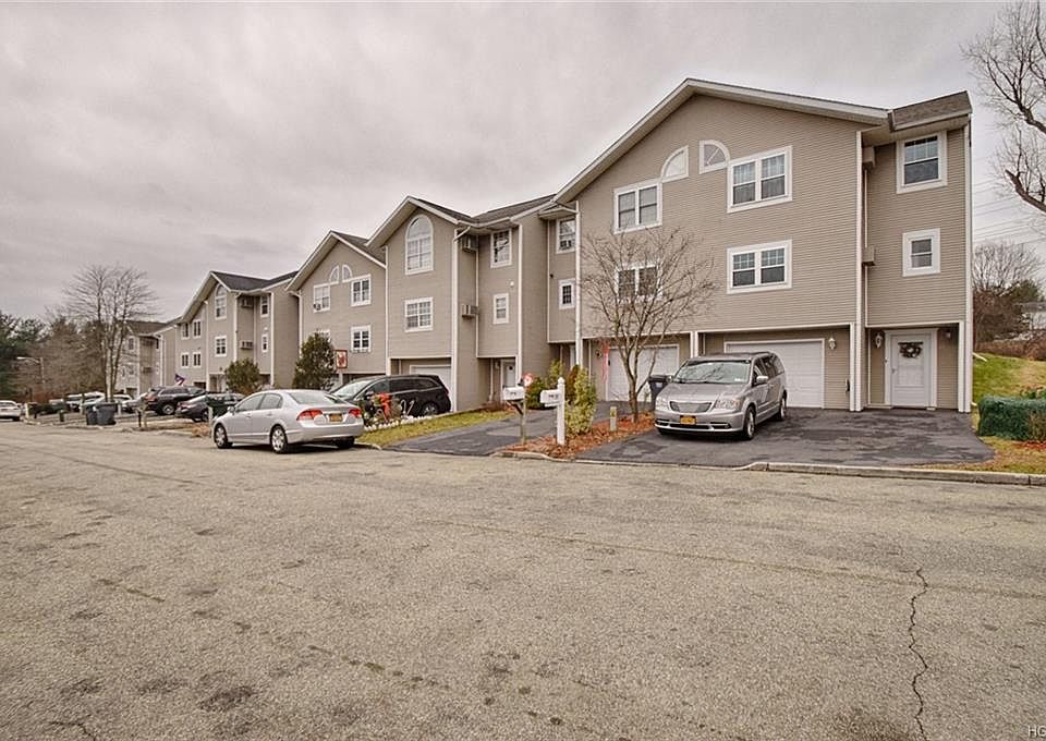 1st image of 25 Brookside Dr W