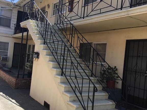 3rd image of 1218 N Mansfield Ave APT 8