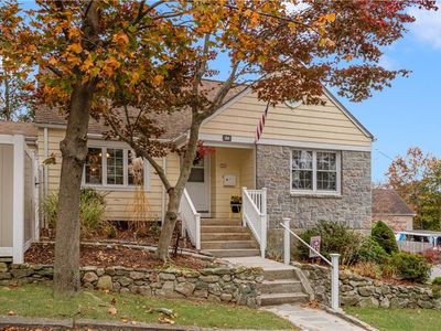 24 W View Ave, North Providence, RI, 02911