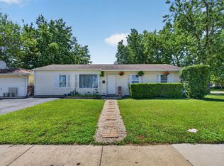 27 Belmont Dr, Romeoville, IL 60446