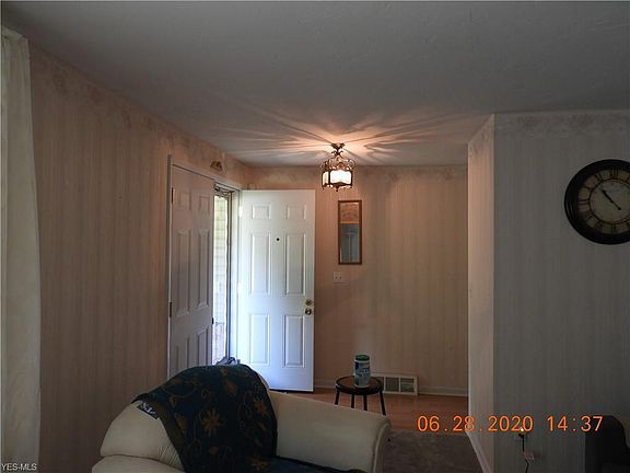 5th image of 900 Kingsway Dr