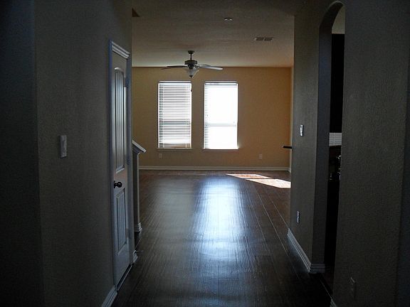 2nd image of 600 S Heights Dr