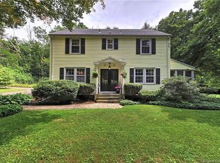 505 Quintard Ln, Orange, CT 06477