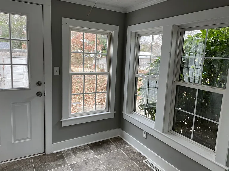 810 Dixon Ave — Photo 18