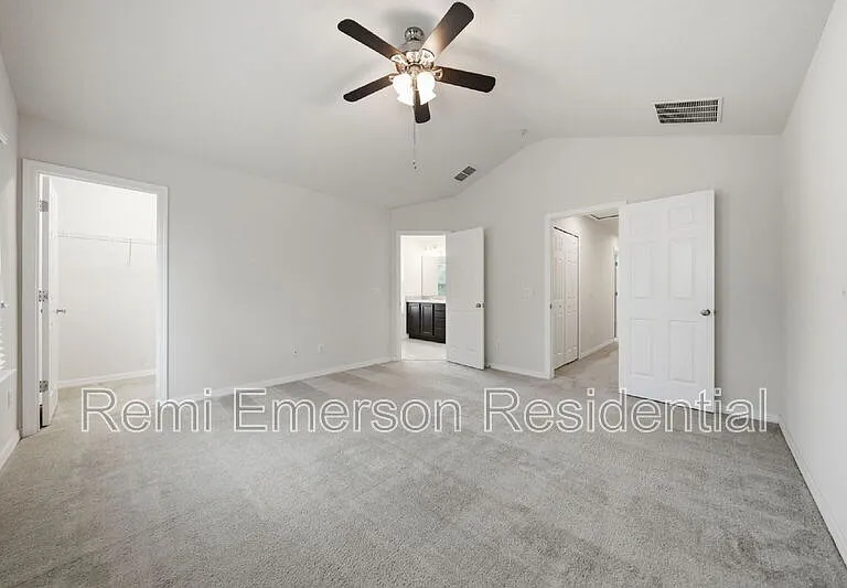 1096 Pavia Dr — Photo 12
