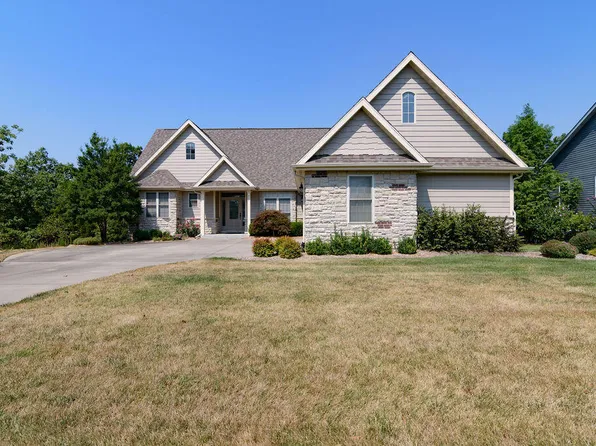 955 Forest Lake Drive, Branson West, MO 65737