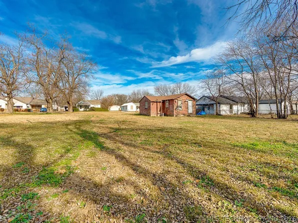 721 W 4th St, Ada, OK 74820